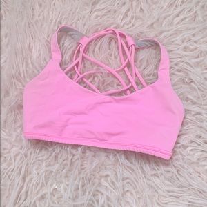Lululemon free to be wild bra size 4
